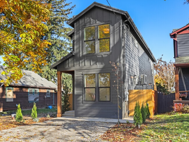 Building Photo - 7490 SE 51st Ave Unit B Rental