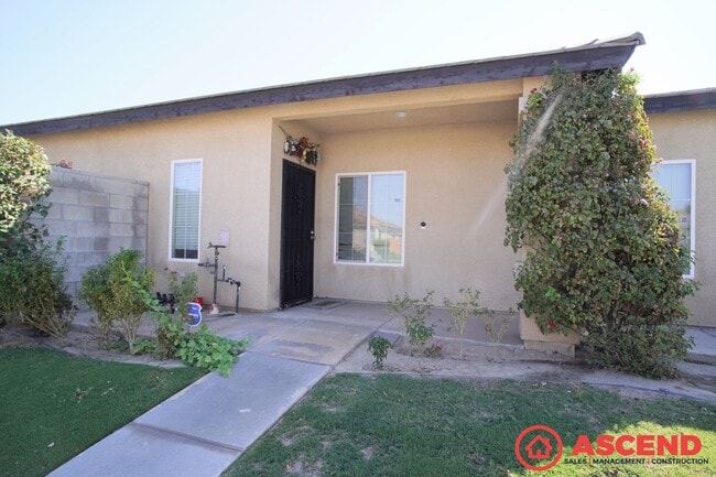 Photo - Lovely 5 Bedroom Home Near 99 Fwy!