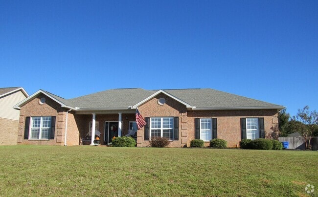 Building Photo - Available July! Rental