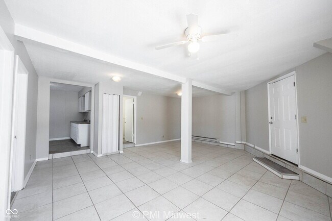 Photo - 4881 300W Unit 21