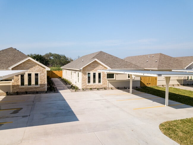 Villages at Westgate - 1809 Taft St Unit # 3