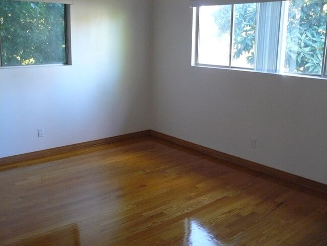 BEDROOM - 15529 Moorpark St Unit #3