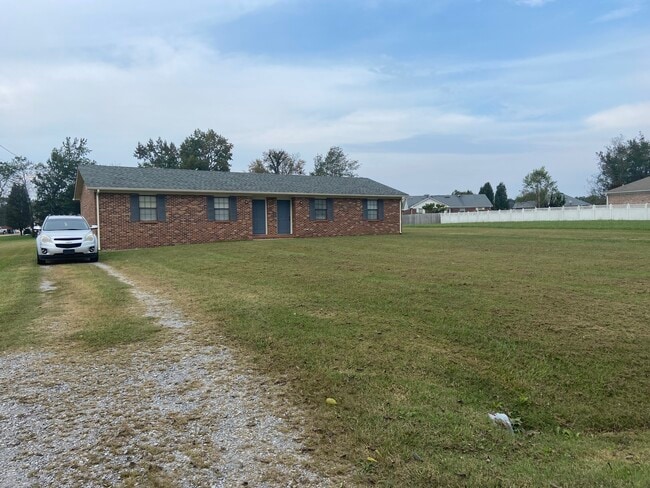 Building Photo - 4 Amber Cir Unit 2