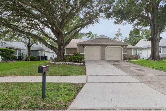 Photo - This 3/2 Beautiful Villa-Style Condo on Desirable Coverplace Community of Palm Harbor!