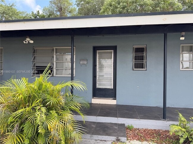 Building Photo - 1580 NE 145th St Unit 1582