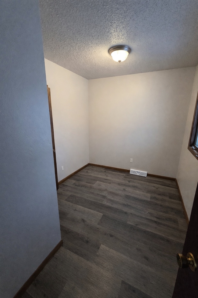 Photo - 710 Genrich St