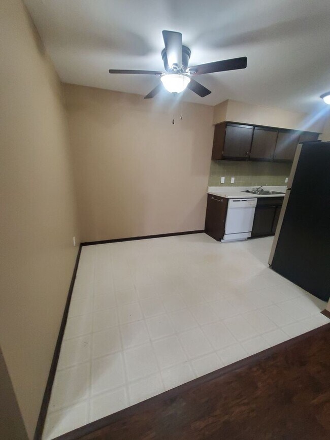 Photo - 7875 W Oklahoma Ave