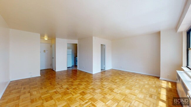 Building Photo - 399 E 72nd St Unit 16J Rental