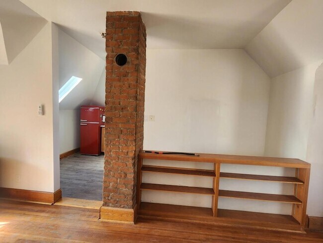 Photo - 820 Arno St SE