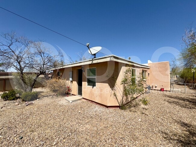 Photo - 216 E Waverly St