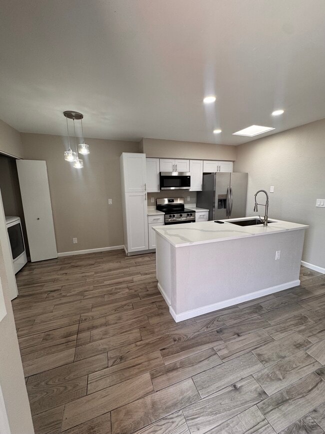Kitchen - 4172 N Western Winds Dr