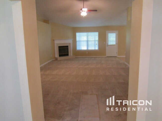 Photo - 1267 Summit Oaks Dr E