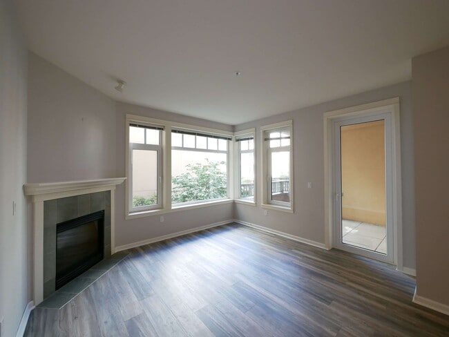 Photo - 1Bed 1Bath DT Kirkland Condo Available for... Unit 223