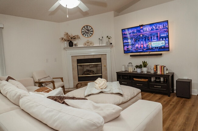 Photo - 641 Territory Ln