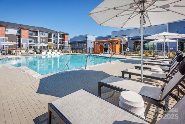 Photo - 1035 Strensall Ln Unidad A1