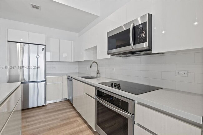 Photo - 101 Diplomat Pkwy Unit 1503