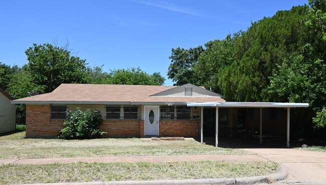 Building Photo - 1512 Parkdale Dr