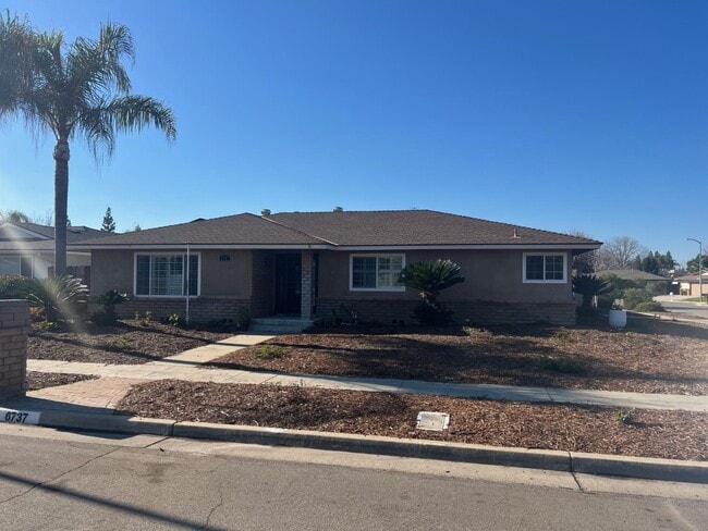 Building Photo - 6737 N Harrison Ave