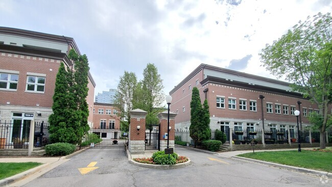 Building Photo - 1502 S Prairie Ave Rental