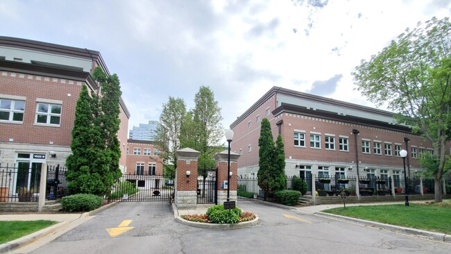 Photo - 1502 S Prairie Ave Townhome
