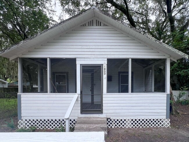 2BR/1BA Pet Friendly Cottage off Waldo Roa... - 2BR/1BA Pet Friendly Cottage off Waldo Roa... Casa