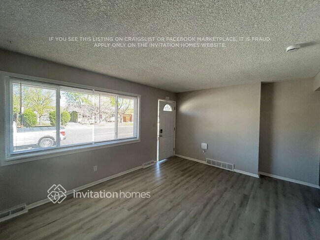 Photo - 1284 Ember St