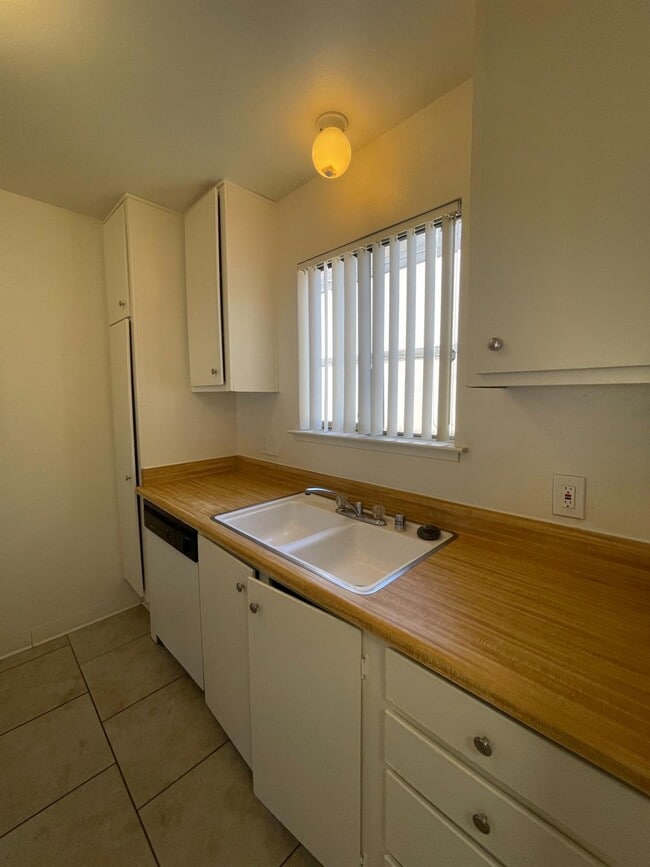 Photo - 1221 N Peach Ave Unit 152