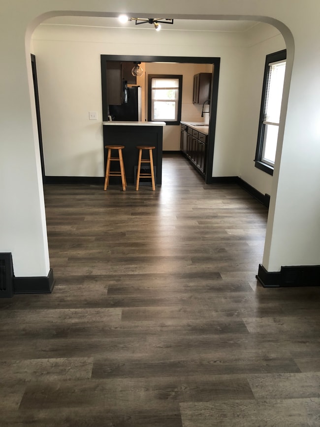 Building Photo - 524 S Dorchester Ave Unit 1