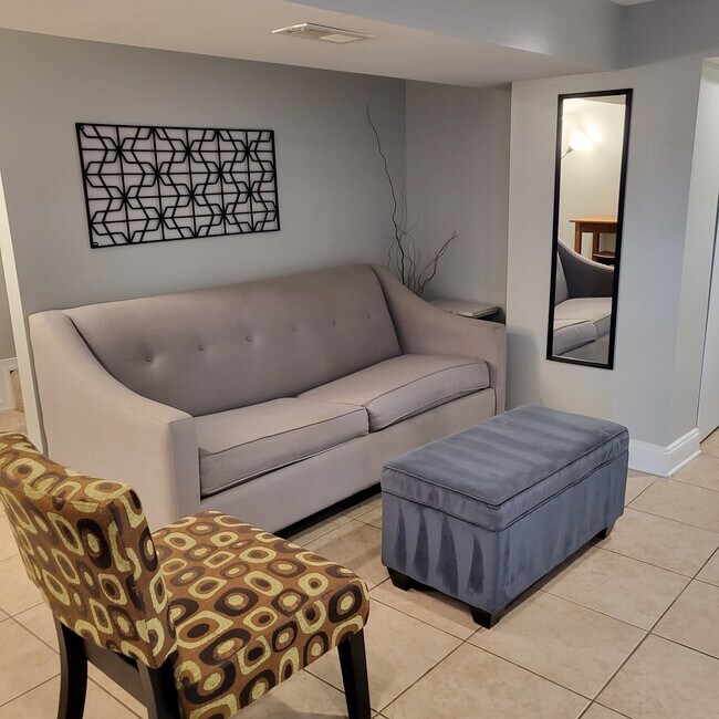 Photo - 632 Lamont St NW