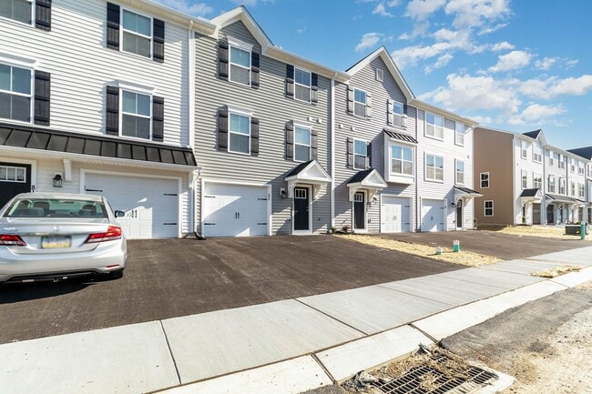 Photo - 8160 Lenker Dr