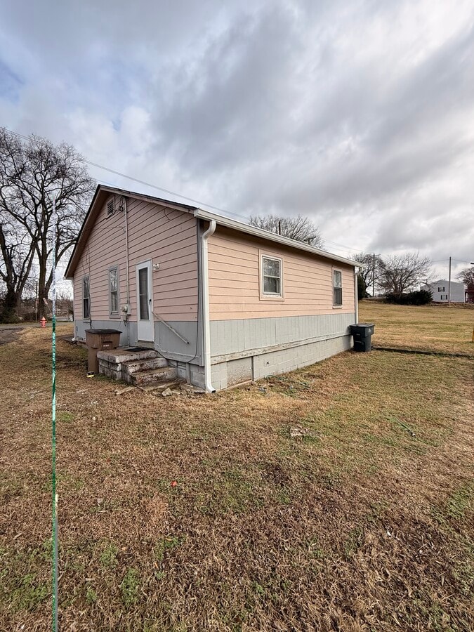 Photo - 958 Strouse Ave