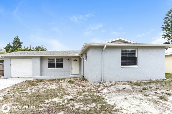 8831 Sterling Ln, Port Richey, FL 34668 - 8831 Sterling Ln, Port Richey, FL 34668 House