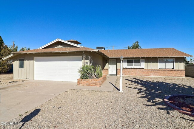 Photo - 1958 W Meadow Dr House