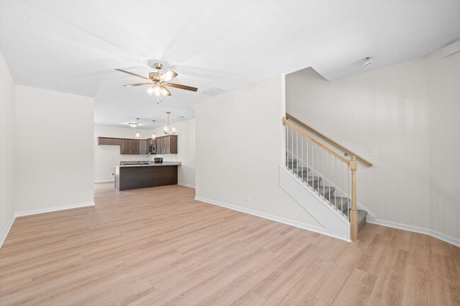 Photo - 2 Bedroom Condo For Rent Near Riverside Dr...