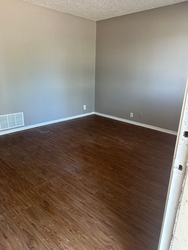 Photo - Brookview Duplex 6819