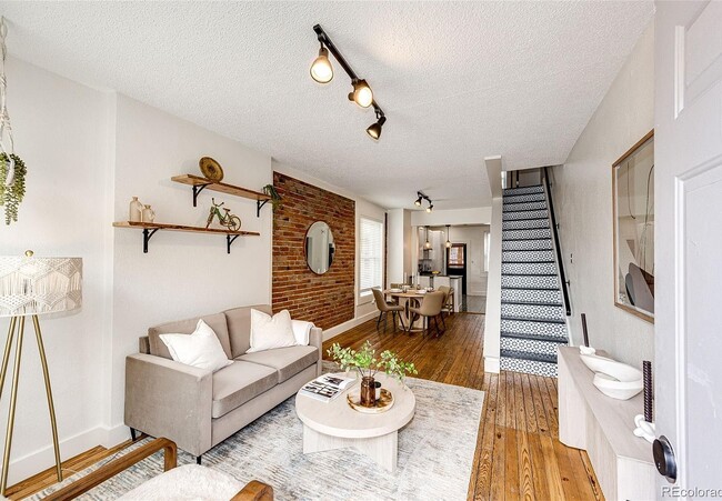 Photo - 121 E 8th Ave