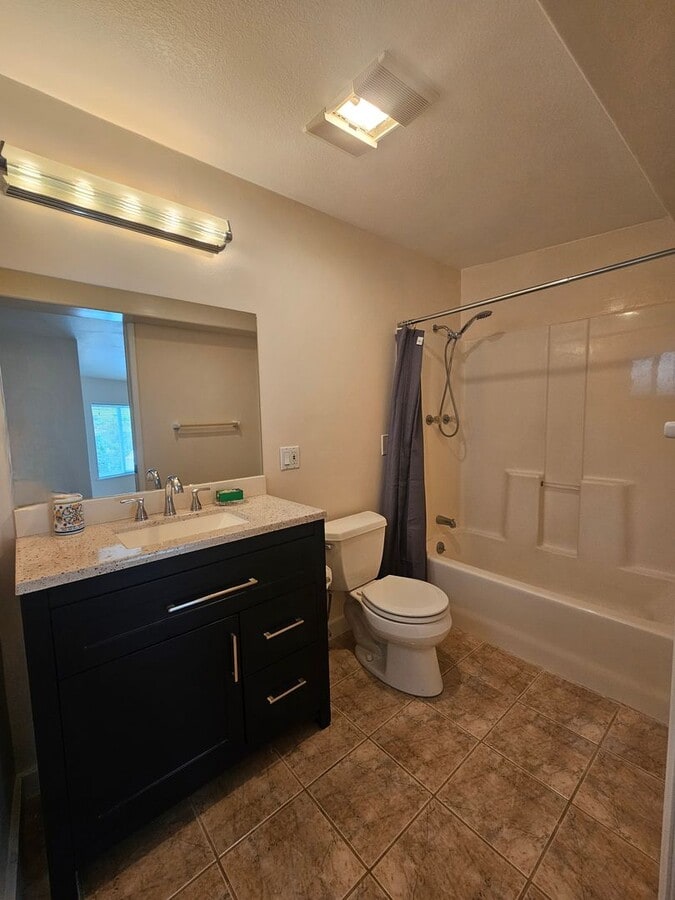 Photo - Aiea Heights: Renovated 1 bedroom 1 bath unit. Utilities included: Water, electric, gas, internet...