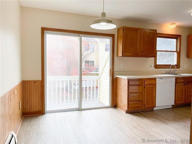 Photo - 77 Marion Ave Unit APT 2