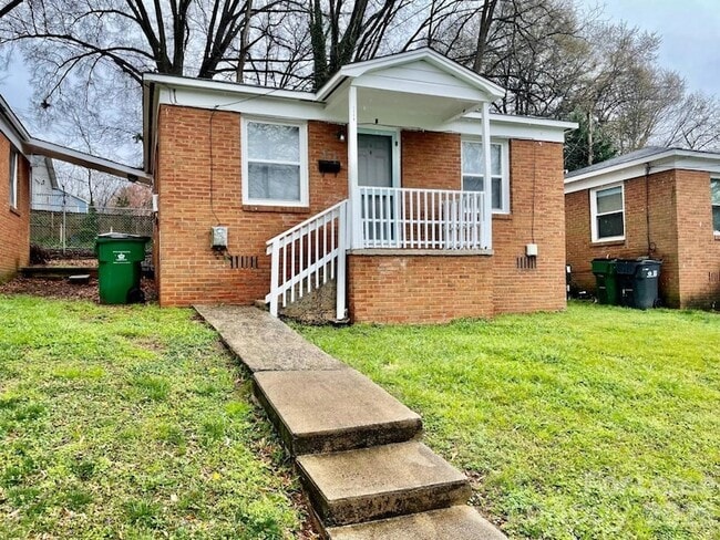 Photo - 1314 N McDowell St