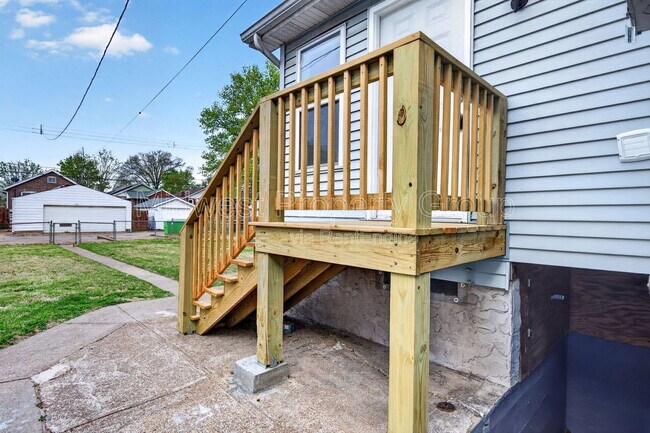 Photo - 5324 Nagel Ave