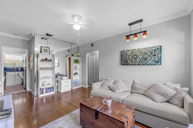 Photo - 28 Almeria Ave Unidad 4