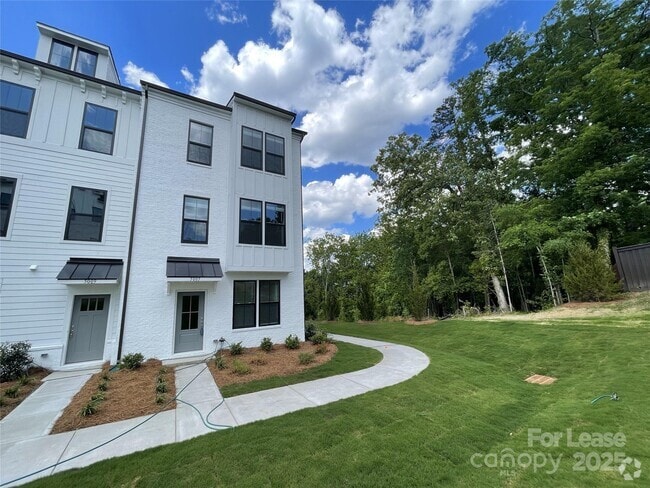 Building Photo - 5005 Layman Dr Rental