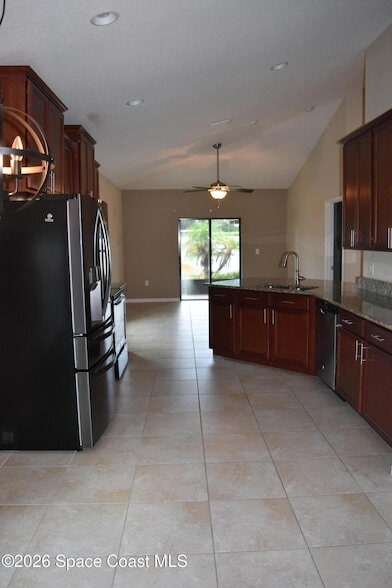 Photo - 518 Dillard Dr SE