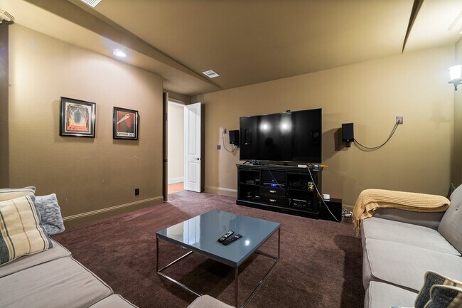 Photo - 30 Beacons Light Pl