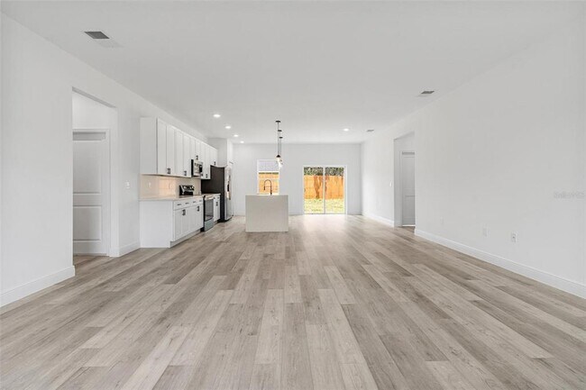 Photo - 324 Marion Oaks Trail