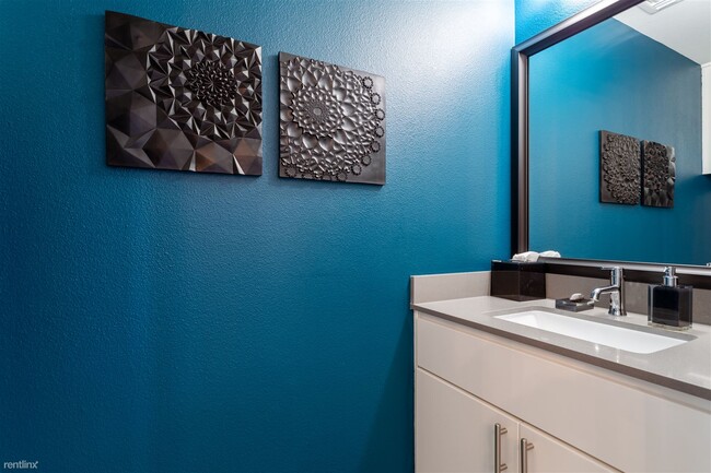 Photo - 2 br, 1.5 bath Condo - 2002 East 7th Stree...