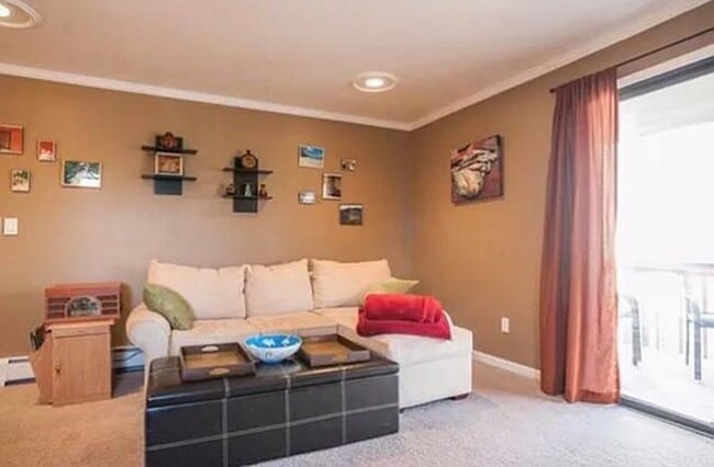 Sala de estar - 665 Manhattan Dr Unidad 209