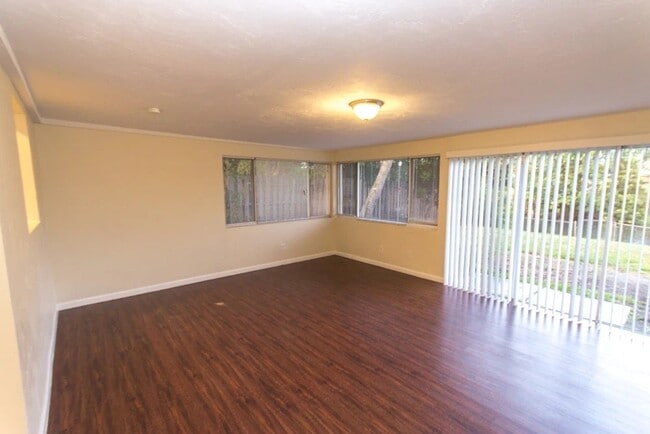 6900 Cypress Rd