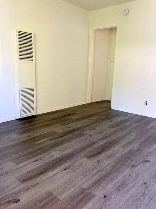 Photo - 1521 Beloit Avenue,