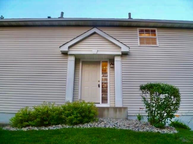 Photo - 7354 Windsor Dr N